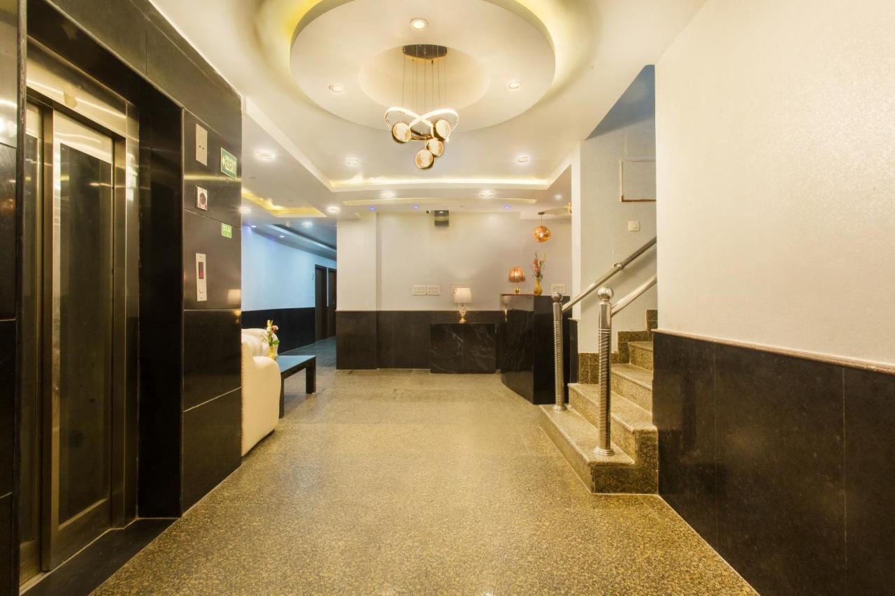 Hotel Earth Delhi  Bagian luar foto
