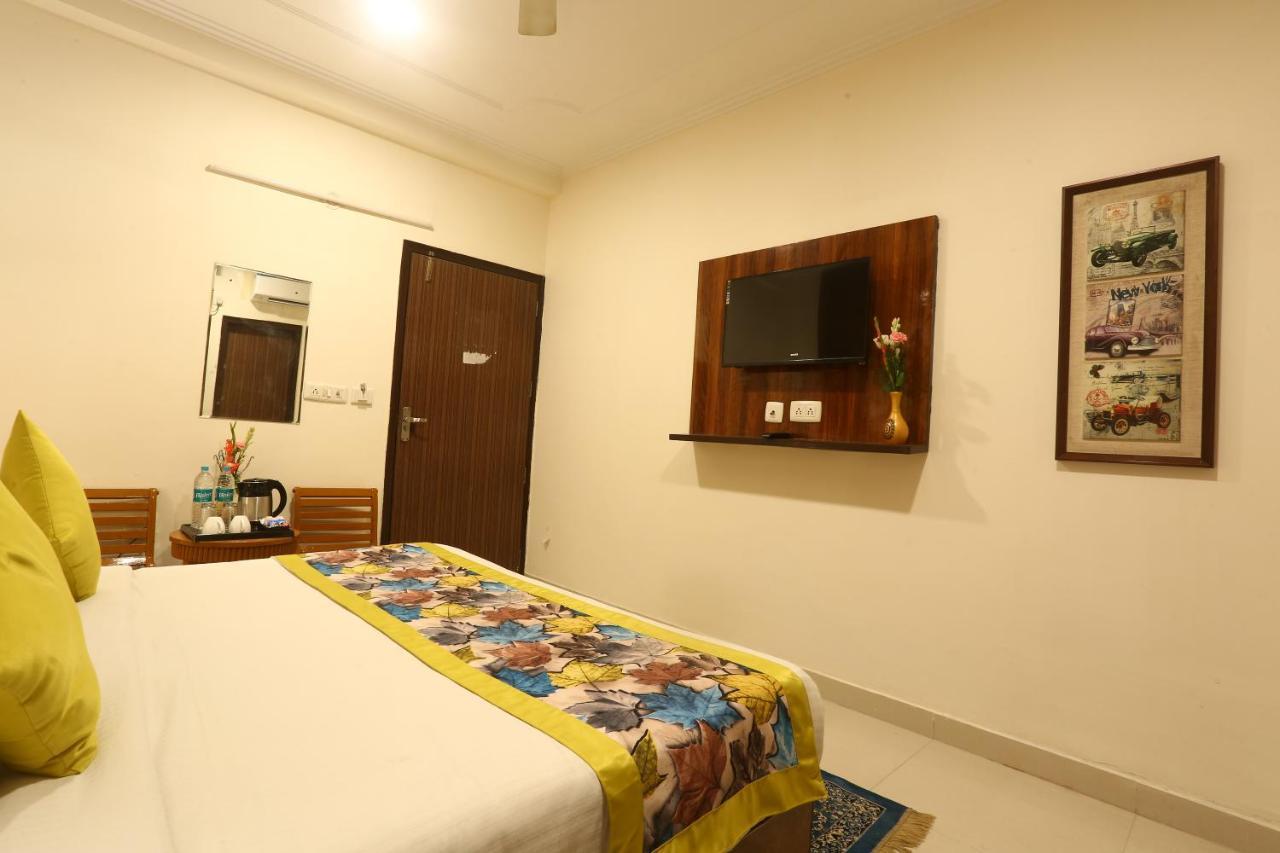 Hotel Earth Delhi  Bagian luar foto